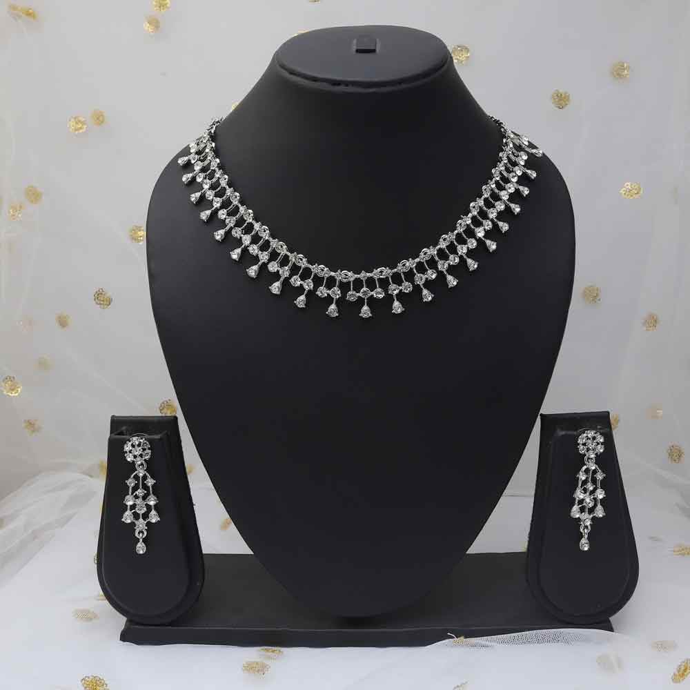 Runway Fashions | Stone studded necklace set